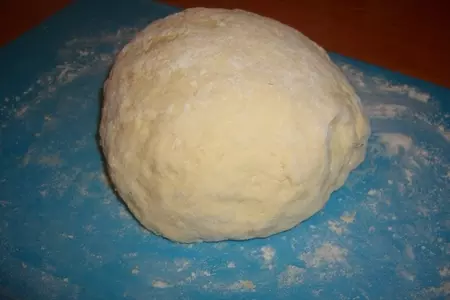 Пирог с адыгейским сыром,укропом и чесноком. (фм): шаг 5