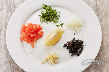 Салат с пенне ригате и ветчиной, заправленный соусом «жу»: шаг 3