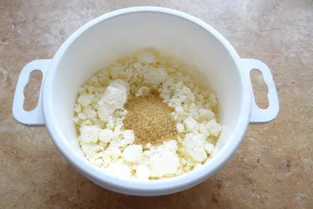Быстрые открытые кексы с творогом: шаг 3