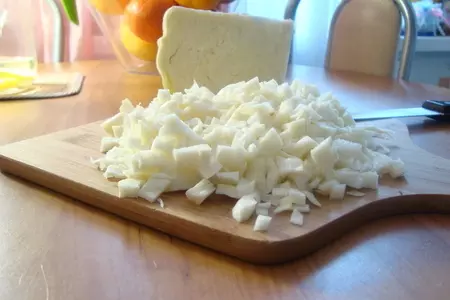 Блинчики на минеральной воде с капустой,сыром для сэндвичей.: шаг 1