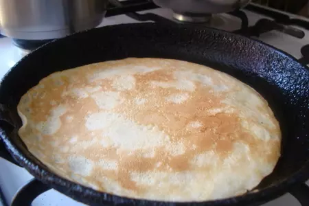 Блинчики на минеральной воде с капустой,сыром для сэндвичей.: шаг 6