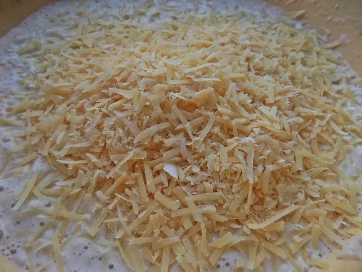 Сырные блины с мясным припёком: шаг 4
