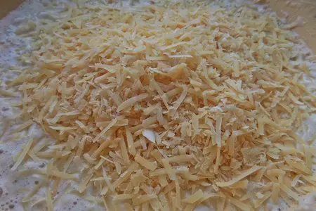 Сырные блины с мясным припёком: шаг 4