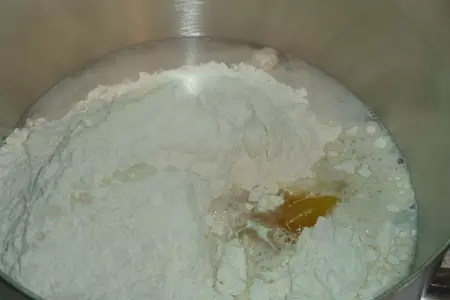 Бейглы с творожным сыром и слабосоленым лососем: шаг 2