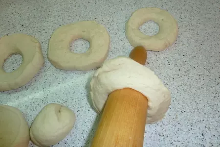Бейглы с творожным сыром и слабосоленым лососем: шаг 5
