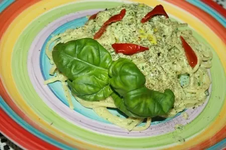 Паста с бархатным сырным соусом с петрушкой и орехами: шаг 7
