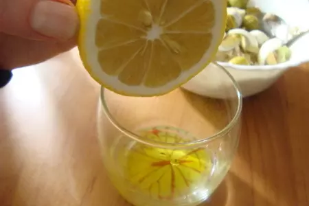 Салат с тунцом консервированным.: шаг 5