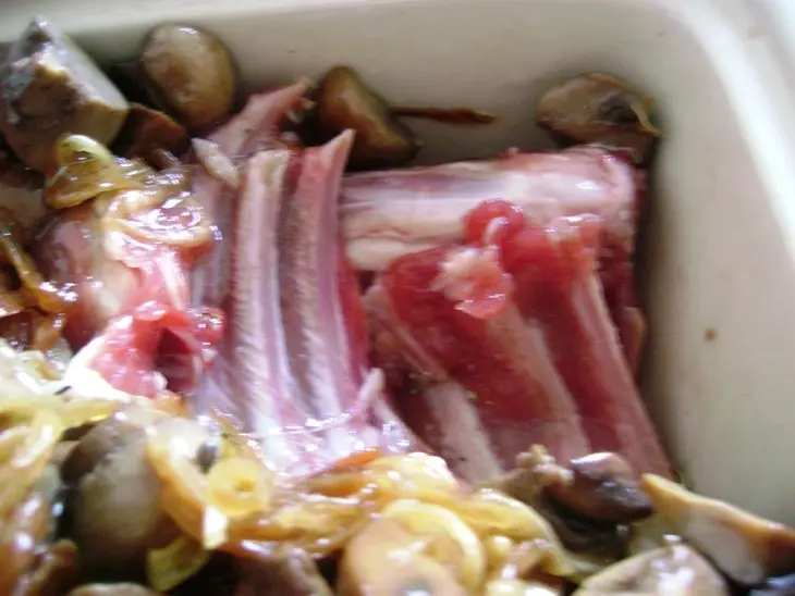Кролик с грибами в сметане. вкусная  классика.: шаг 1