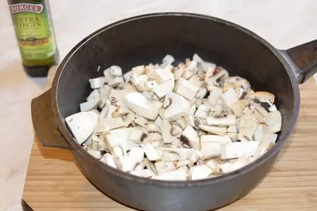 Fusilli с фрикадельками из индейки и густым грибным соусом.: шаг 2