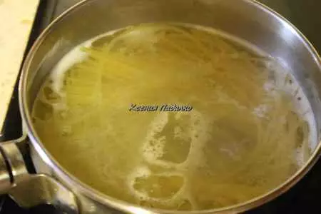 Спагетти с соусом из мидий: шаг 2