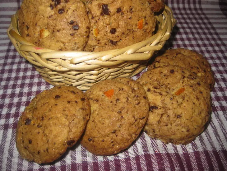 Американское шоколадное печенье с цукатами: шаг 8