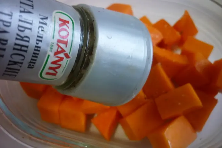 Спагетти в соусе из  тыквы и куриной грудки,с трюфельным маслом и бренди: шаг 2