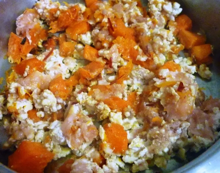 Спагетти в соусе из  тыквы и куриной грудки,с трюфельным маслом и бренди: шаг 5