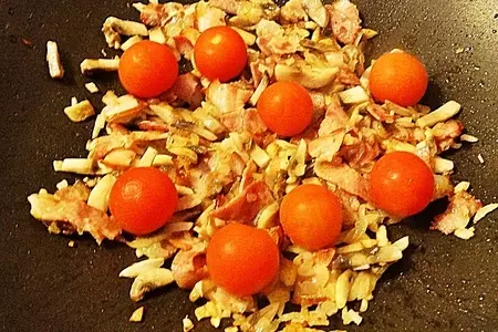 Паста фузилли с беконом и грибами.: шаг 4
