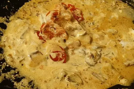 Паста фузилли с беконом и грибами.: шаг 7