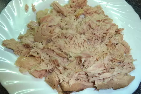 Farfalle с томатным соусом с тунцом и оливками: шаг 3