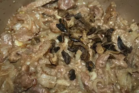 Пенне ригате с мясным соусом с грибами "аля бефстроганов": шаг 10