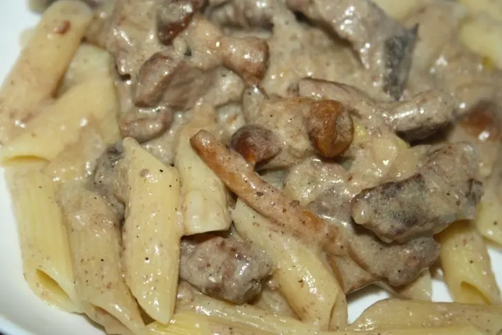 Пенне ригате с мясным соусом с грибами "аля бефстроганов": шаг 18