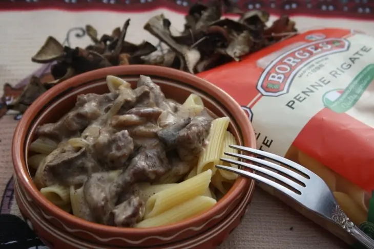 Пенне ригате с мясным соусом с грибами "аля бефстроганов": шаг 19