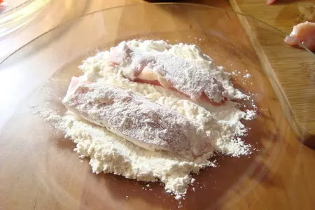 Куриные палочки с медово-горчично-майонезным соусом.: шаг 2