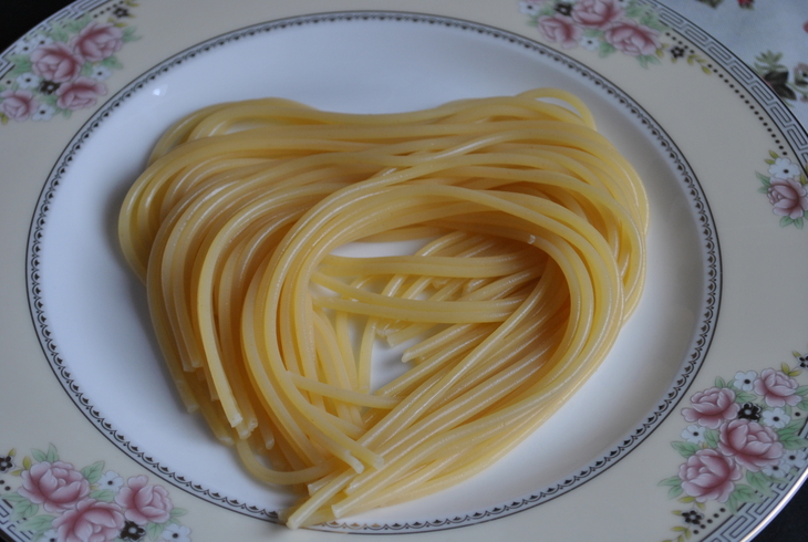 Спагетти “te adoro”  в сливочно-карамельном крем-соусе с апельсинами и ягодами: шаг 6
