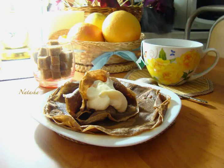 Шоколадные блинчики с карамельным творогом.: шаг 3