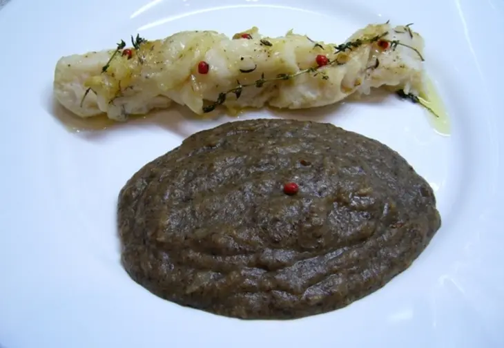 Рыбная косичка, запеченная в духовке, с «черным» пюре: шаг 5