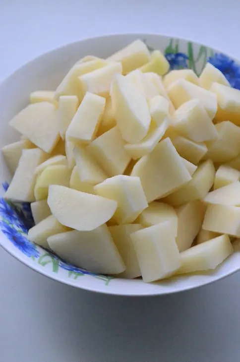 Тушеная фасоль с солеными огурцами: шаг 1
