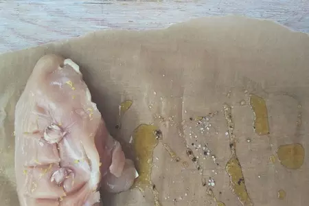 Penne rigate с соусом бернез, куриной грудкой, карамелизированным луком и вялеными томатами: шаг 7