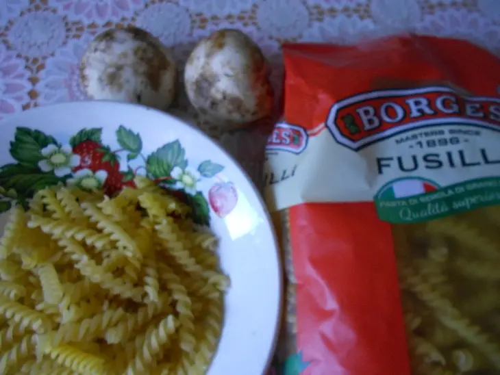 Фузилли borges с грибным соусом: шаг 1