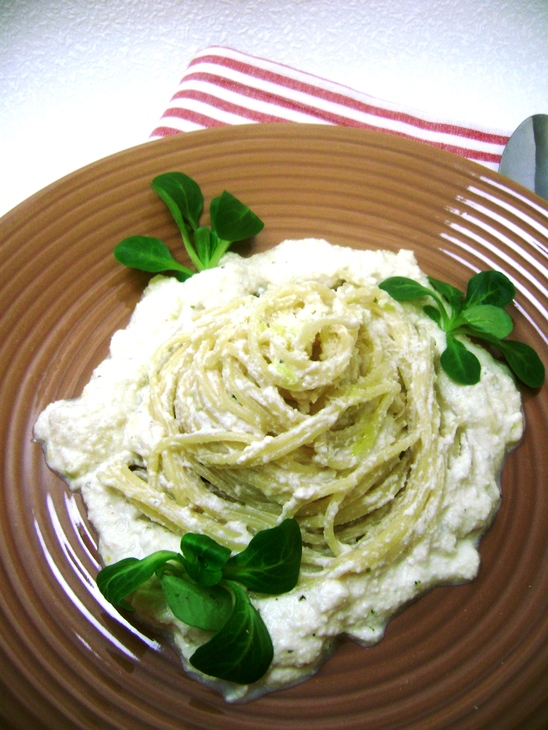  спагетти в курином соусе alla biancaneve (белоснежка).: шаг 6