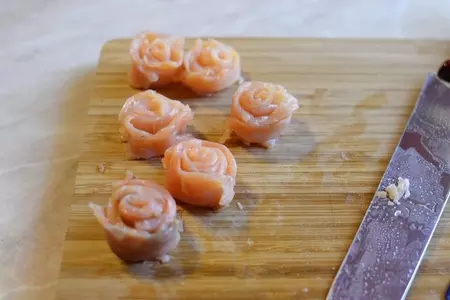 Салат из fusilli , лосося и овощей: шаг 1