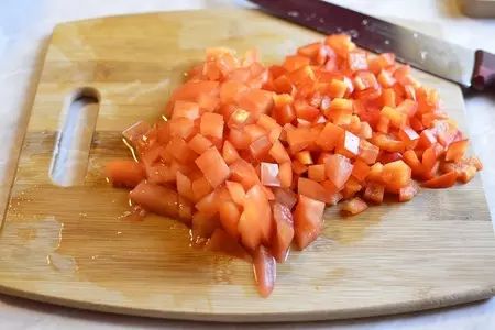Салат из fusilli , лосося и овощей: шаг 2