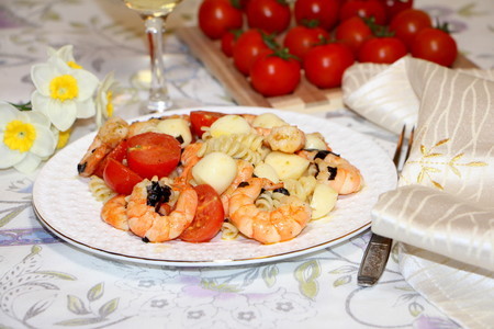 Салат пастой fusilli, креветками и сыром скаморца: шаг 7
