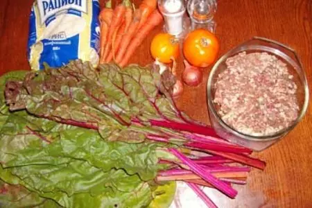 Голубцы из свекольных листьев: шаг 1