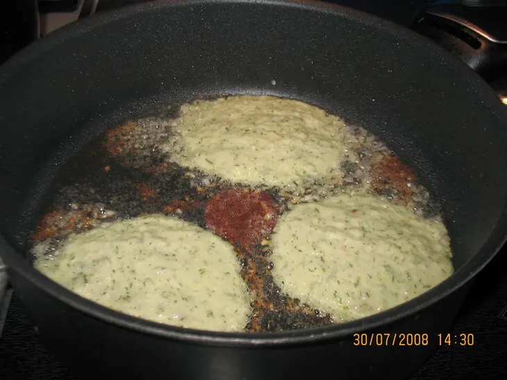 Оладьи кабачковые с сыром: шаг 6