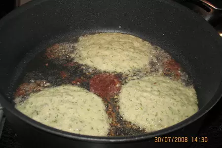 Оладьи кабачковые с сыром: шаг 6
