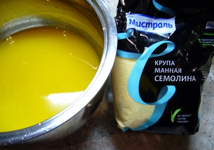 Манная запеканка на апельсиновом соке с творогом: шаг 2