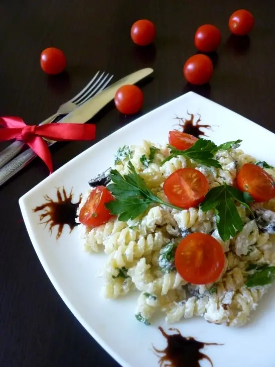 Салат с fusilli и творогом "коктейльный": шаг 6