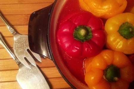 Фаршированные перцы куриным риетом и кускусом в томатном соусе: шаг 6