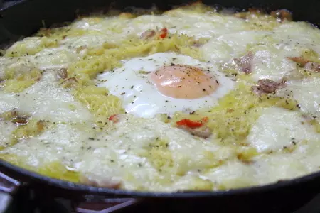 Запеканка из вермишели с грудинкой, сыром и яйцом. ужин за 30 минут.: шаг 6