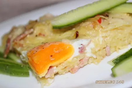 Запеканка из вермишели с грудинкой, сыром и яйцом. ужин за 30 минут.: шаг 8
