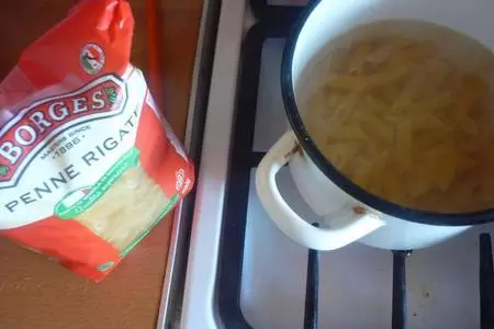 Макаронный салат с яблоком и запечённым перцем: шаг 1