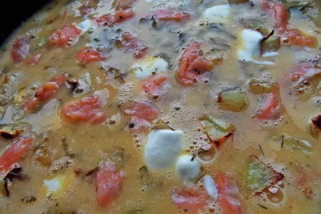 Испанский картофельный омлет с рыбкой: шаг 8