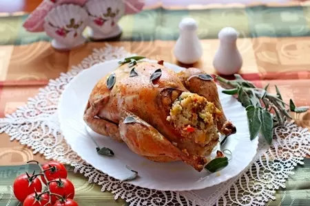 Курица фаршированная пшеном и запеченная с шалфеем .: шаг 6