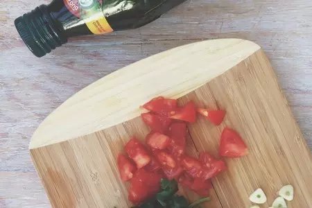 Салат с penne rigate, мидиями и вялеными томатами: шаг 2