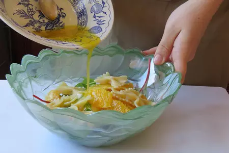 Легкий салат с farfalle «между нами девочками»: шаг 7