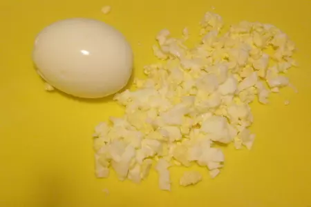 Жёлтый салат: шаг 4