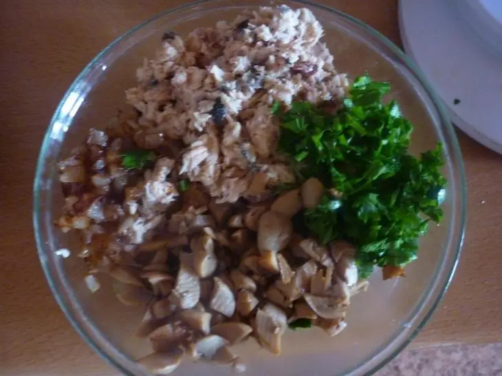 Рыбный пирог с грибами: шаг 2