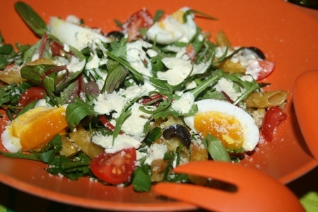 Легкий салат "средиземноморье" с пенне ригате в пармезановой "шубке": шаг 13